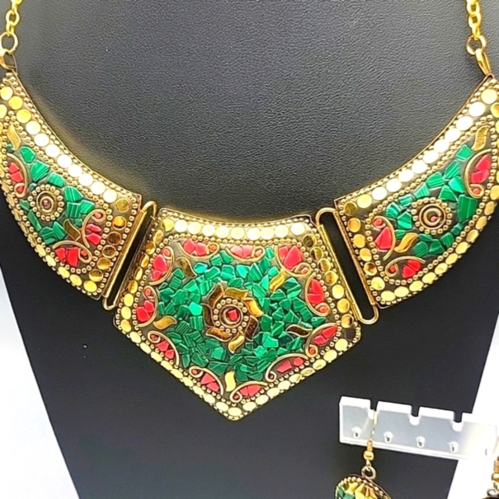 MALACHITE & RED CORAL GEMSTONE GOLD PLATED TIBETAN NECKLACE & EARRING SET 16-17" - Picture 4 of 10